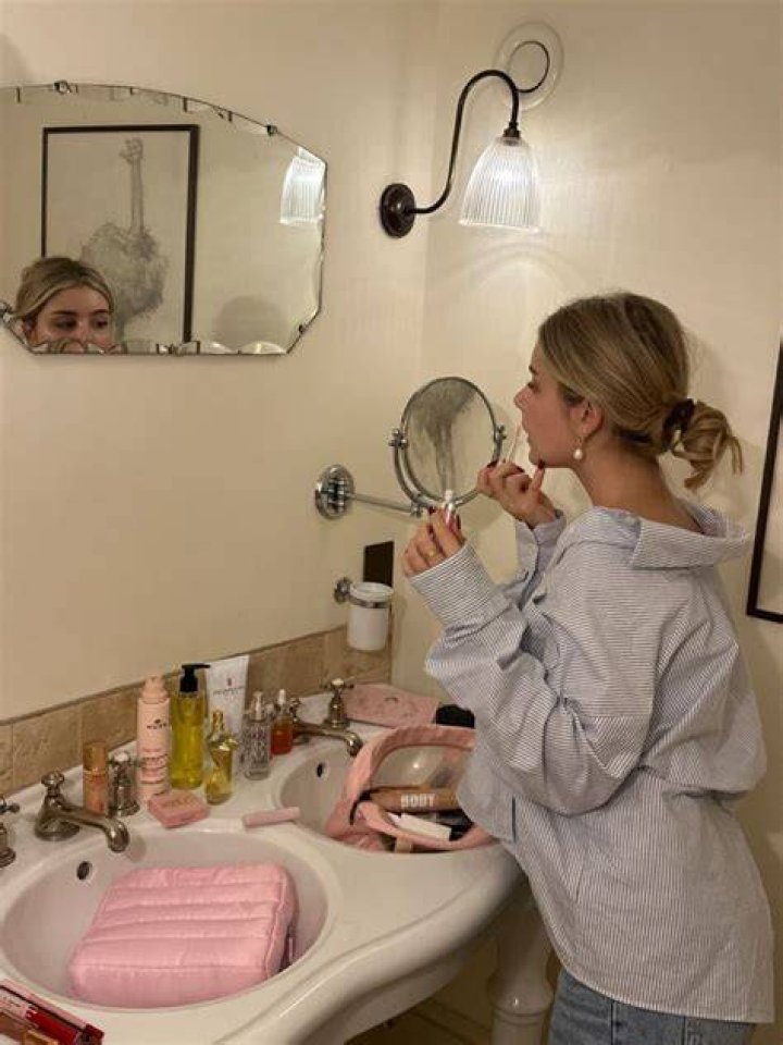 Getting ready:&nbsp;The beauty also shared a clip of her getting ready prior to the photoshoot, with curlers and clips in her hair